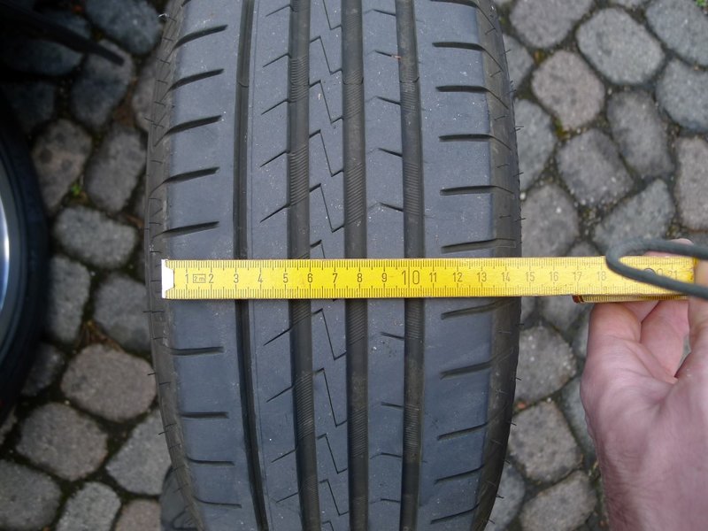 alt (Andere).JPG (179.44 KiB) 215327 mal betrachtet Vredestein Sportrac5 175/65 R14