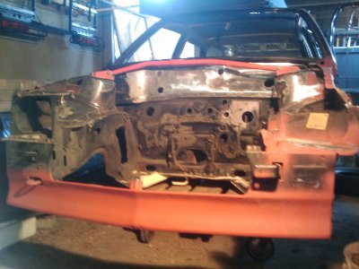 IMAG0031.jpg (86.54 KiB) 28628 mal betrachtet Mittelteil mal schnell mit der Flex rausgetrennt, um Platz zu haben